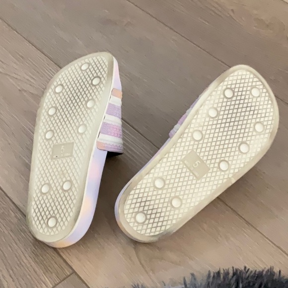 Pastel Slide Sandals with Stripes - Picture 4 of 4